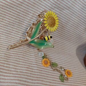 Floral Hair Clip with Sunflower and Bee